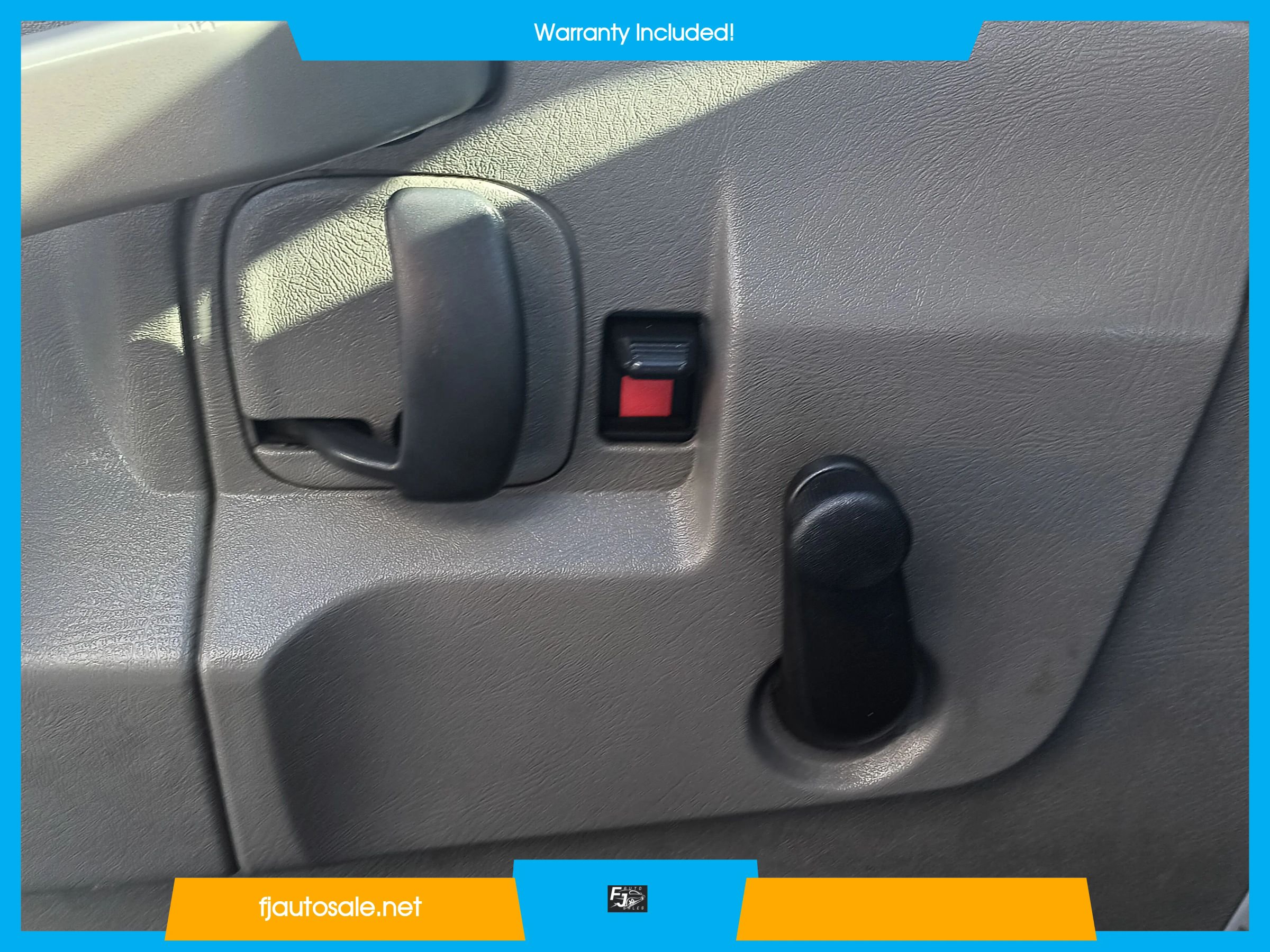 Used 2018 Chevrolet Express 3500 w/ Chrome Appearance Package RWD image 18
