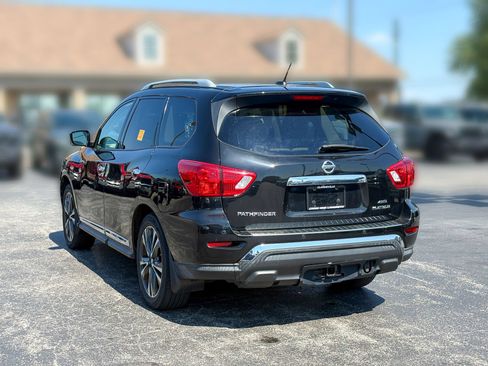 Used 2017 Nissan Pathfinder Platinum w/ Family Entertainment Package AWD/4WD image 7