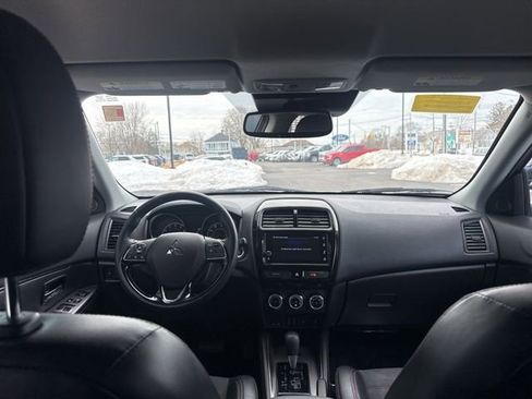 Used 2019 Mitsubishi Outlander Sport GT image 12