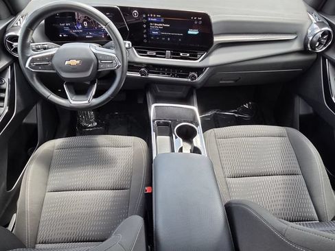 Used 2025 Chevrolet Equinox LT FWD image 11