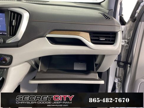 Used 2018 GMC Terrain SLE w/ Driver Convenience Package image 32