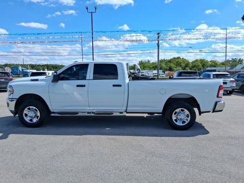 Used 2024 RAM 2500 Tradesman w/ Chrome Appearance Group AWD/4WD image 11