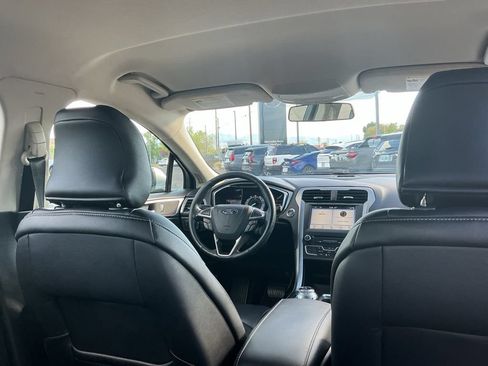 Used 2017 Ford Fusion SE w/ Equipment Group 201A FWD image 23