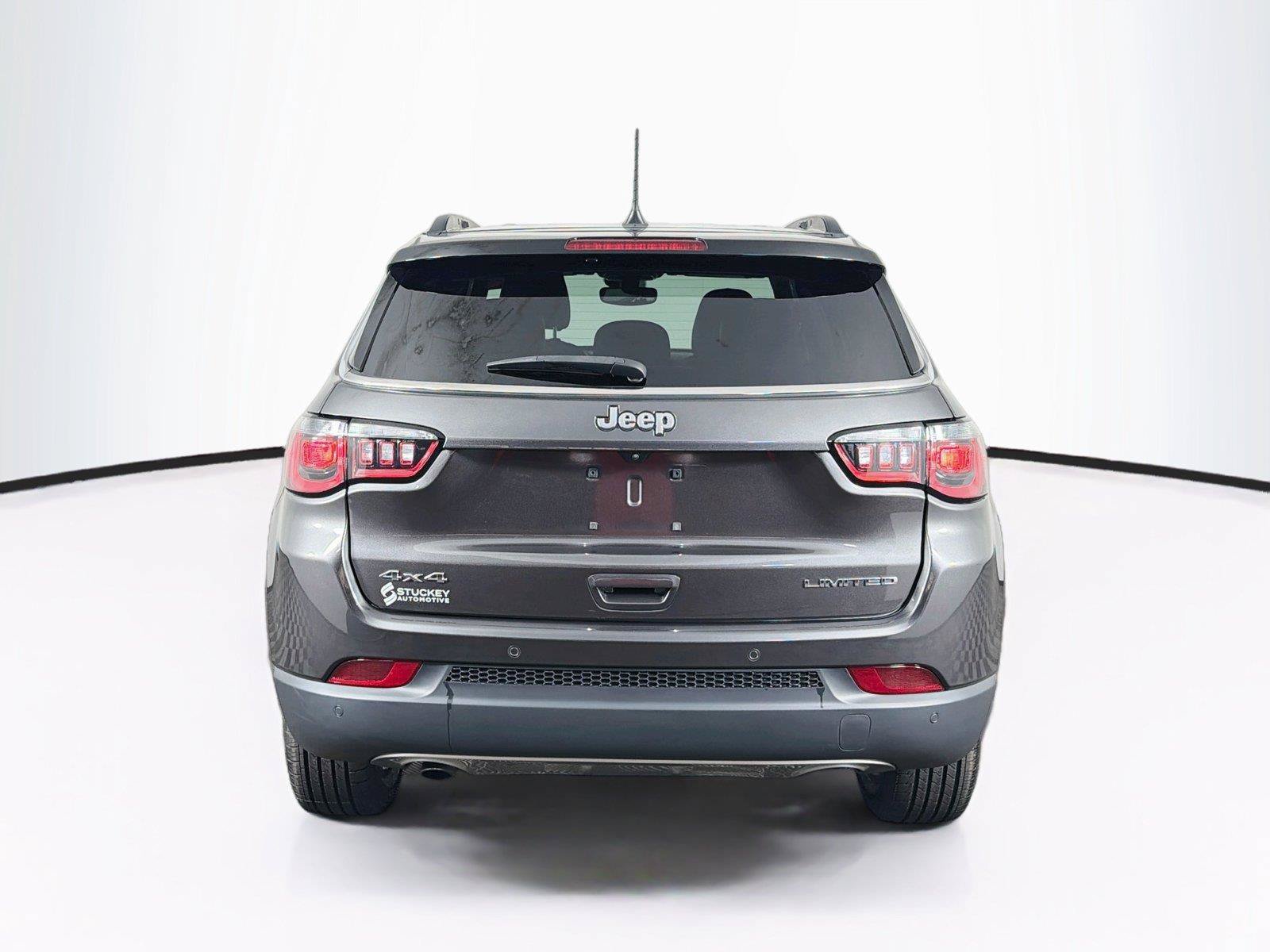 Used 2023 Jeep Compass Limited AWD/4WD image 10
