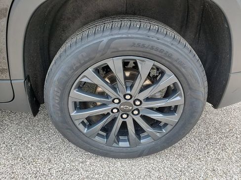 Used 2023 Chevrolet Traverse RS w/ LPO, Floor Liner Package AWD/4WD image 17