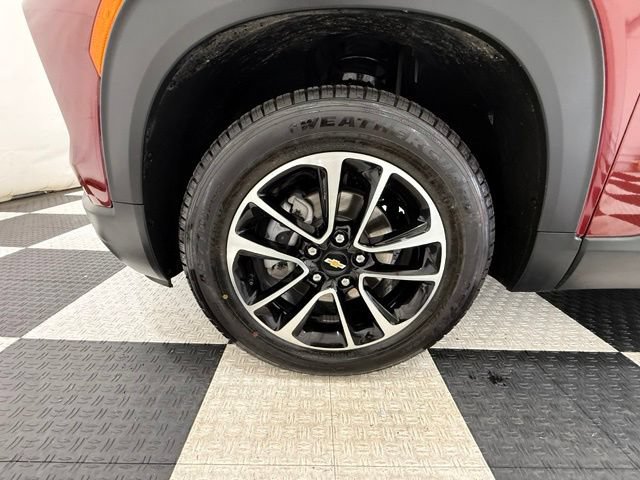 Used 2025 Chevrolet TrailBlazer LT AWD/4WD image 9