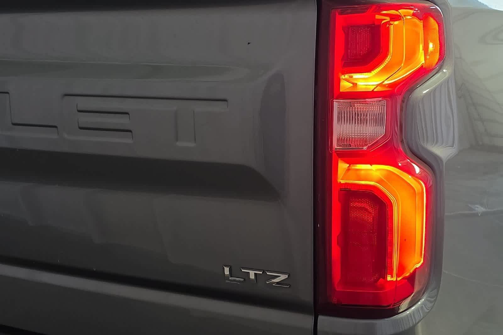 Used 2019 Chevrolet Silverado 1500 LTZ AWD/4WD image 13