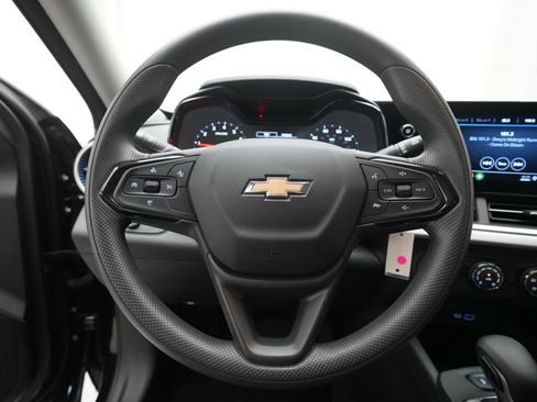 Used 2024 Chevrolet Trax LS FWD image 4