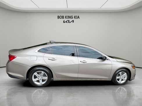Used 2022 Chevrolet Malibu LS FWD image 6
