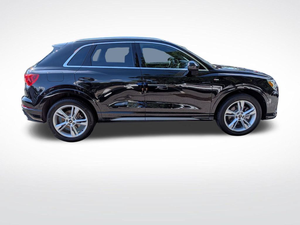 Used 2023 Audi Q3 2.0T Premium Plus w/ Premium Plus Package AWD/4WD image 2