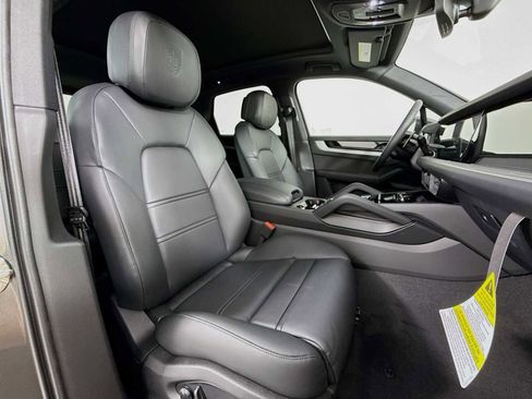 New 2026 Porsche Cayenne AWD/4WD image 29