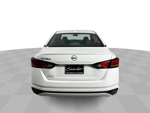 Used 2025 Nissan Altima 2.5 SV FWD image 7