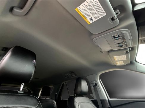 Used 2022 Ford Explorer XLT w/ Equipment Group 202A image 30