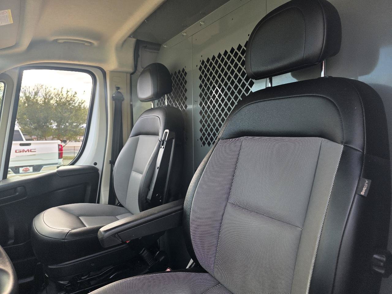 Used 2021 RAM ProMaster 2500 FWD image 10