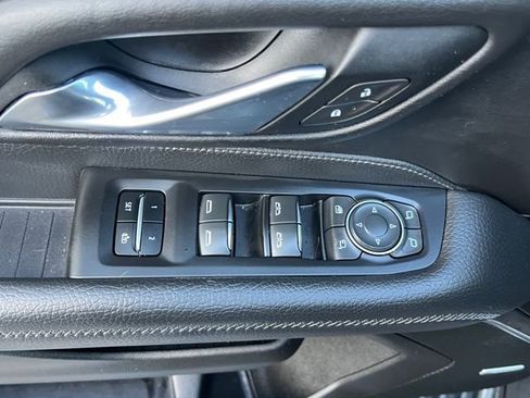 Used 2021 GMC Yukon XL Denali w/ Denali Premium Package image 21