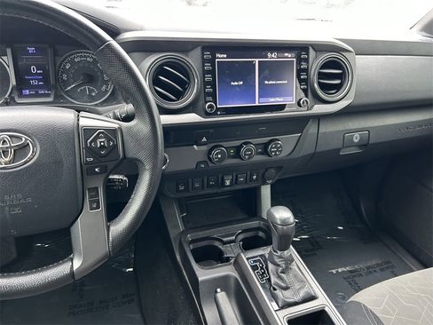 Used 2020 Toyota Tacoma TRD Off-Road image 16