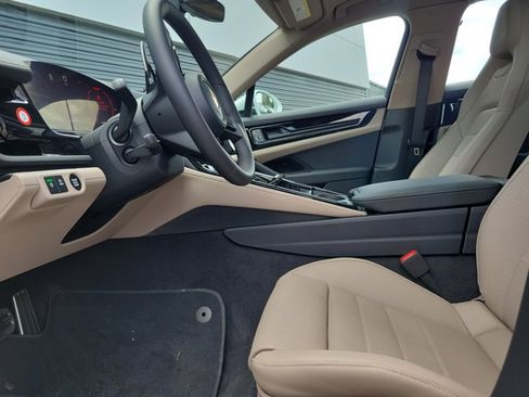 Certified 2026 Porsche Panamera 4 AWD/4WD image 5