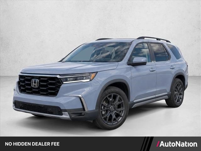Used 2025 Honda Pilot Touring image 1