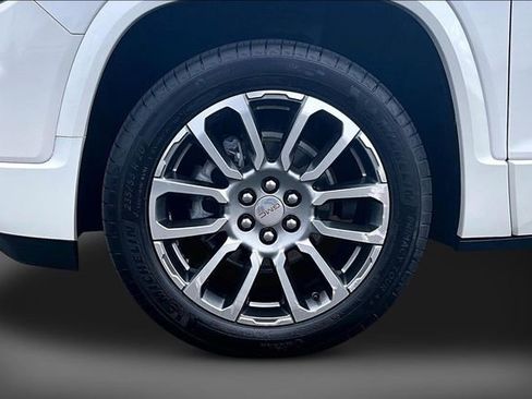 Used 2022 GMC Acadia Denali w/ Denali Ultimate Package AWD/4WD image 8