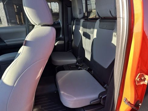 Used 2016 Toyota Tacoma SR5 image 30