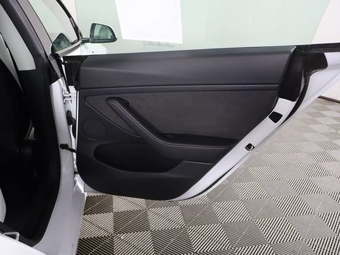 Used 2022 Tesla Model 3 Long Range AWD/4WD image 23