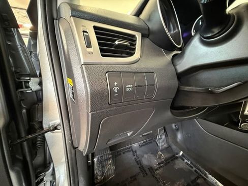 Used 2017 Hyundai Elantra GT FWD image 24