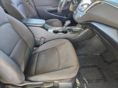 Used 2022 Chevrolet Malibu LT image 18