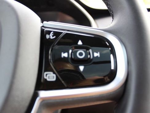 Certified 2023 Volvo XC90 B6 Plus w/ Protection Package Premier AWD/4WD image 32