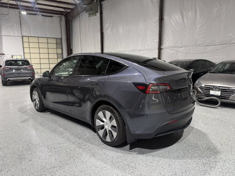 Used 2021 Tesla Model Y Long Range AWD/4WD image 12
