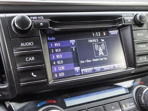 Used 2018 Toyota RAV4 LE image 17