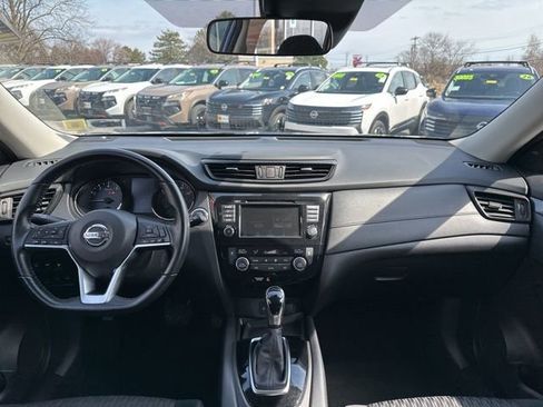 Certified 2020 Nissan Rogue SV image 12
