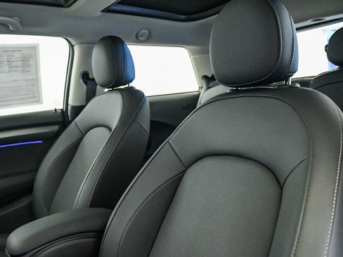 Certified 2024 MINI Cooper 2-Door Hardtop FWD image 17