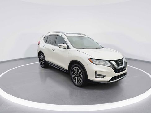 Used 2019 Nissan Rogue SL w/ Premium Package image 2