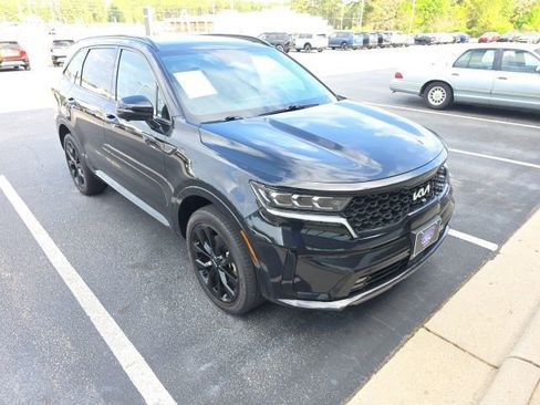 Certified 2023 Kia Sorento SX image 1
