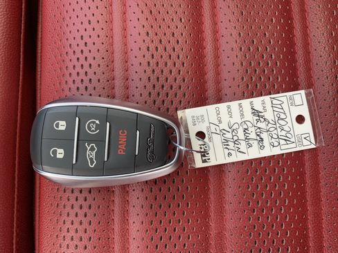 Used 2022 Alfa Romeo Giulia Veloce RWD image 32