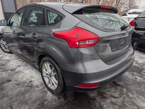 Used 2015 Ford Focus SE image 3