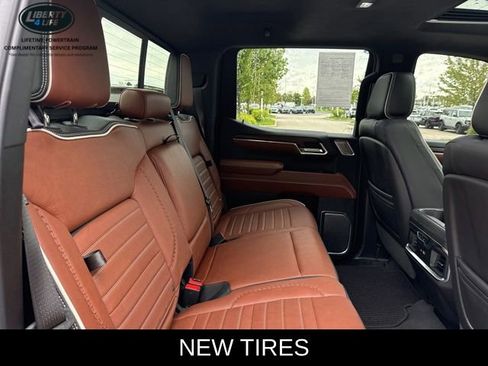 Used 2024 GMC Sierra 1500 Denali Ultimate AWD/4WD image 11
