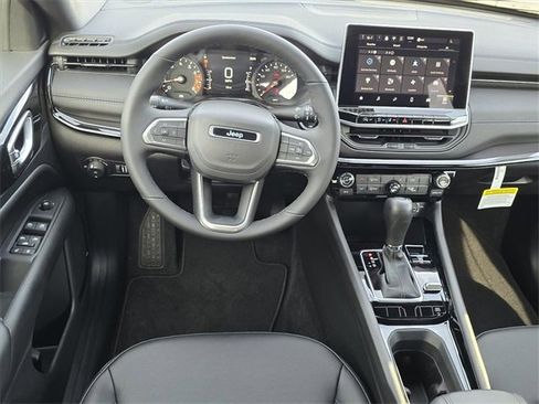 New 2026 Jeep Compass Latitude image 6