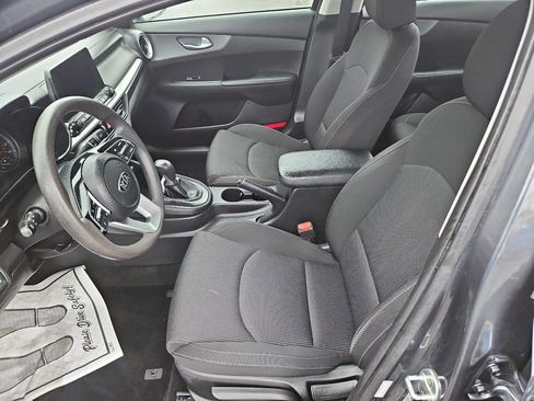 Used 2021 Kia Forte Sedan FWD image 10