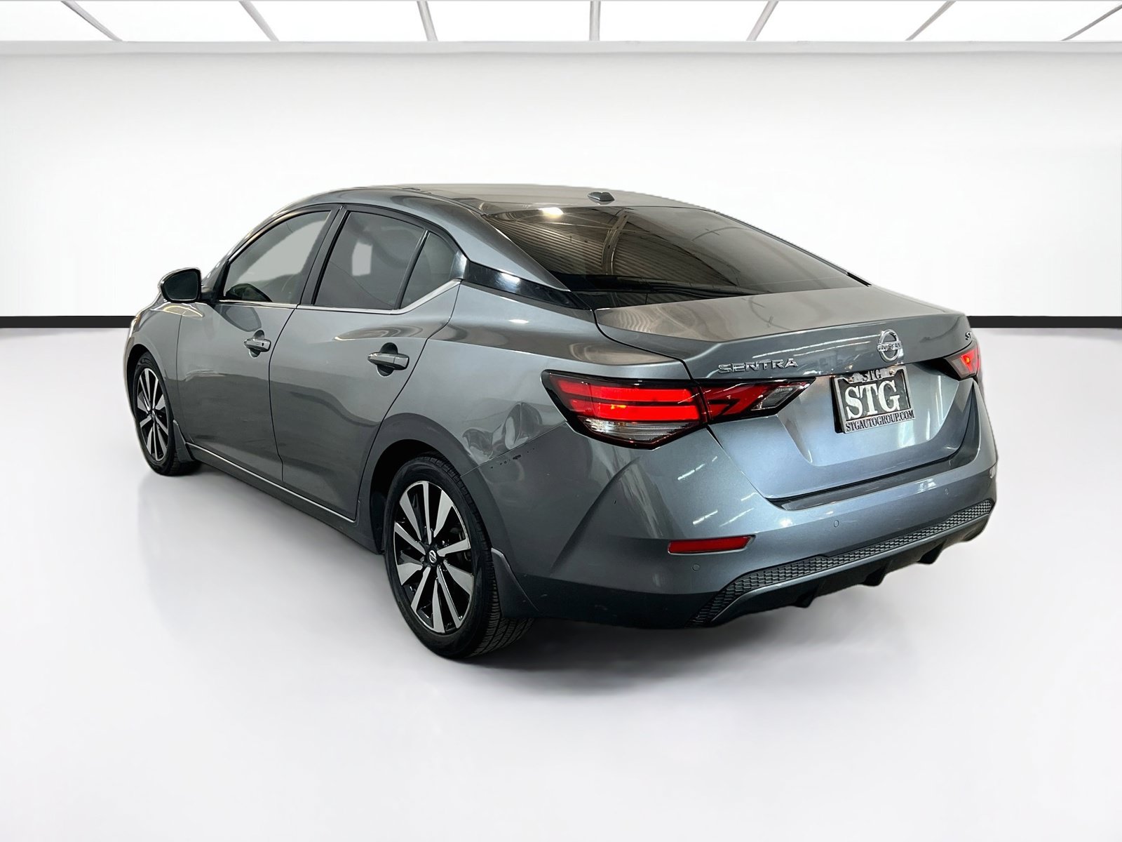 Used 2022 Nissan Sentra SV w/ SV Premium Package FWD image 6