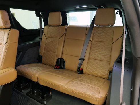 Used 2021 Cadillac Escalade Premium Luxury w/ Driver Assist Tech Package AWD/4WD image 22