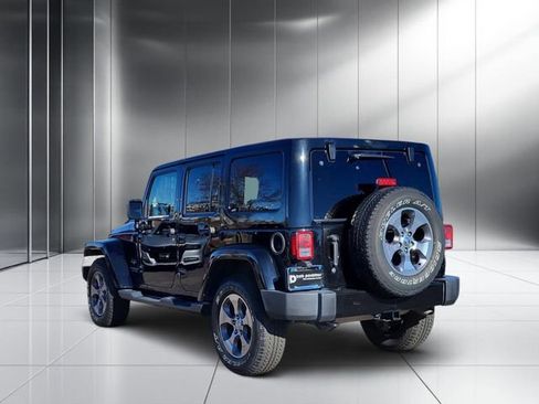 Used 2016 Jeep Wrangler Unlimited Sahara w/ Connectivity Group image 26