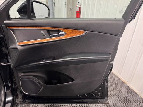 Used 2017 Lincoln MKX Reserve w/ Lincoln MKX Climate Package image 18