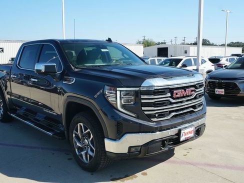 New 2025 GMC Sierra 1500 SLT w/ SLT Premium Plus Package image 3