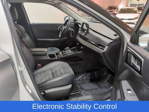 Used 2024 Mitsubishi Outlander SE AWD/4WD image 9