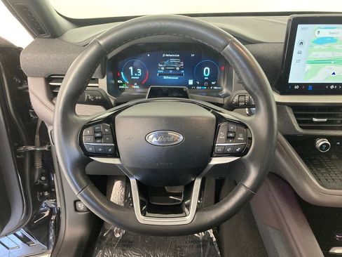 Used 2025 Ford Explorer Platinum w/ LUX Leather Package AWD/4WD image 10