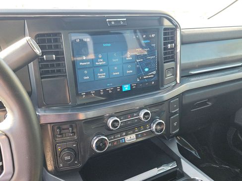 Used 2025 Ford F250 Lariat image 15