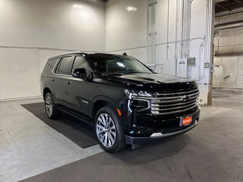 Used 2021 Chevrolet Tahoe High Country w/ Premium Package AWD/4WD image 3