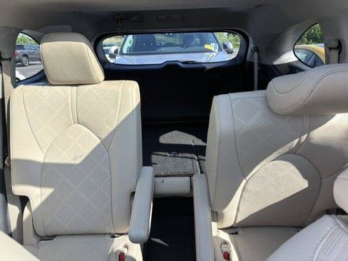 Certified 2021 Toyota Highlander Platinum AWD/4WD image 16
