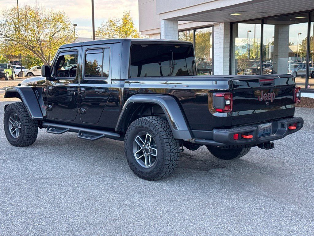 Used 2025 Jeep Gladiator Mojave AWD/4WD image 11